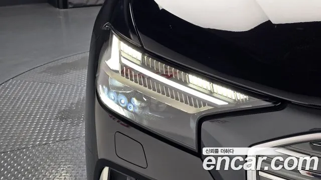 Audi Q4 e-tron — Фото автомобиля 23