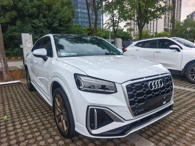 Audi Q2L — Фото автомобиля 2