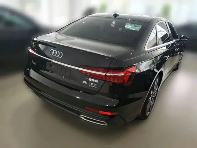 Audi A6L — Фото автомобиля 9