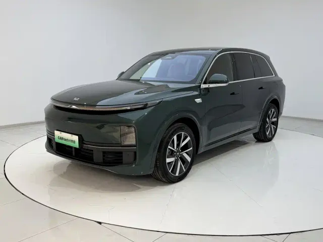 Li Auto L8 — Фото автомобиля 23