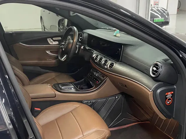Mercedes-Benz E-Class — Фото автомобиля 6