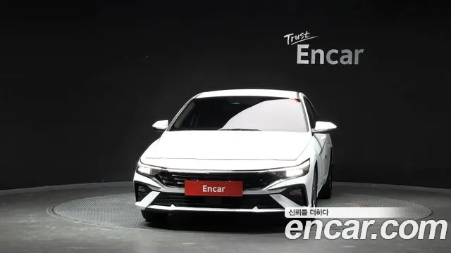 Hyundai AVANTE Новый Avante (CN7) — Фото автомобиля 3