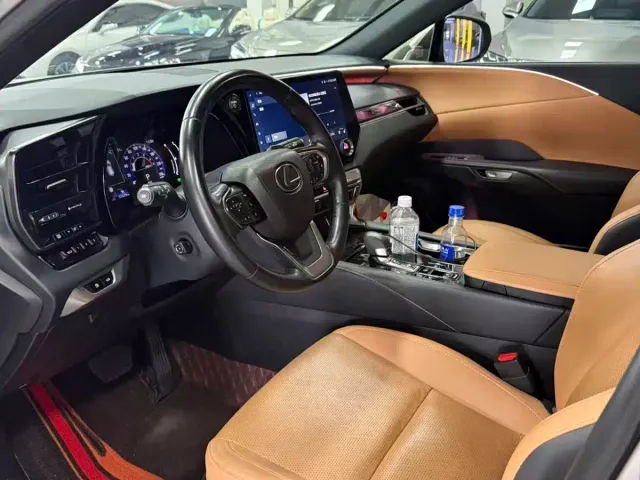 Lexus RX — Фото автомобиля 3