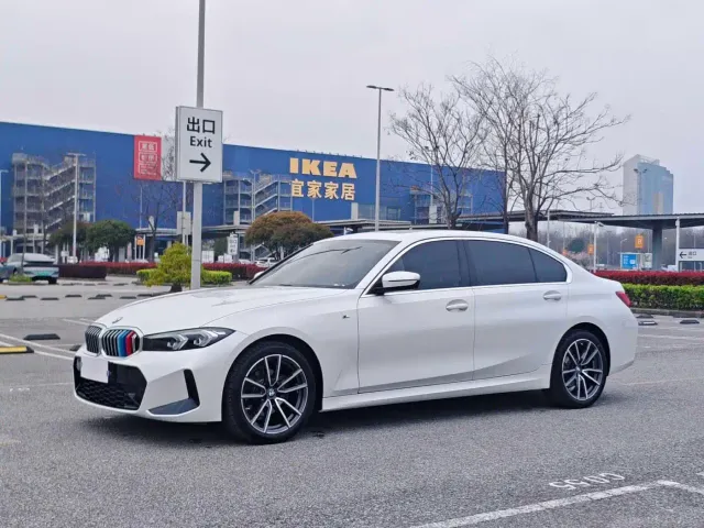 Фотография автомобиля — BMW 3 Series