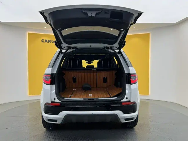 Land Rover Discovery Sport — Фото автомобиля 11