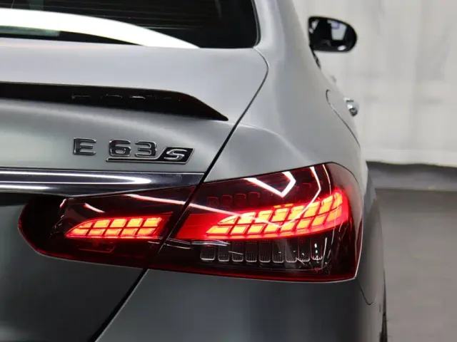 Mercedes-Benz E-Class AMG — Фото автомобиля 30
