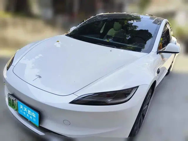 Фотография автомобиля — Tesla Model 3