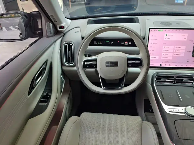 Geely Galaxy M9 — Фото автомобиля 15