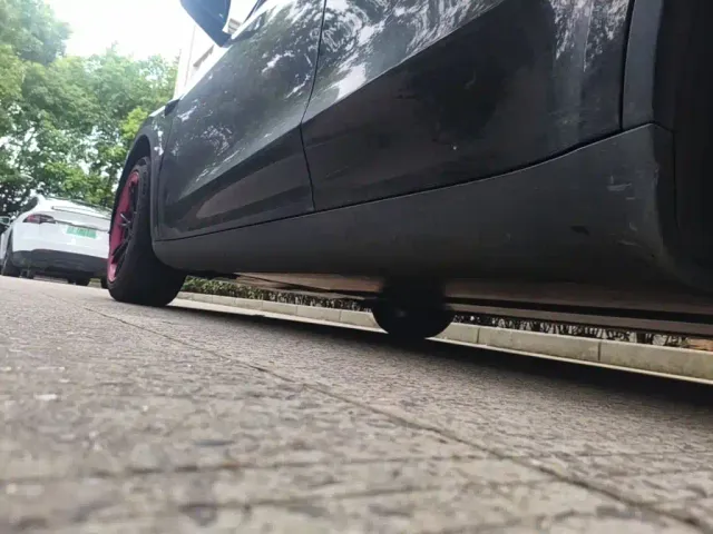 Tesla Model Y — Фото автомобиля 21