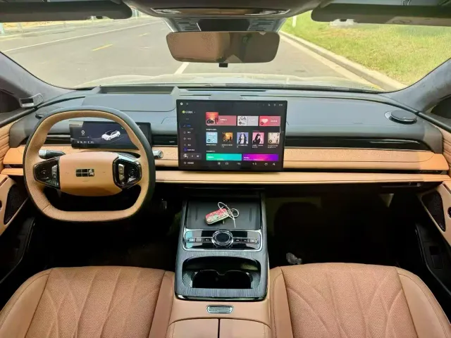 Geely Galaxy Xingyao 8 — Фото автомобиля 5