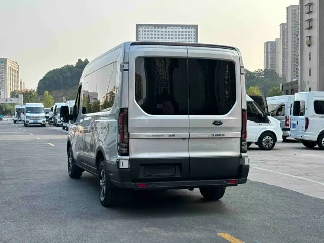 Ford Transit T8 — Фото автомобиля 10