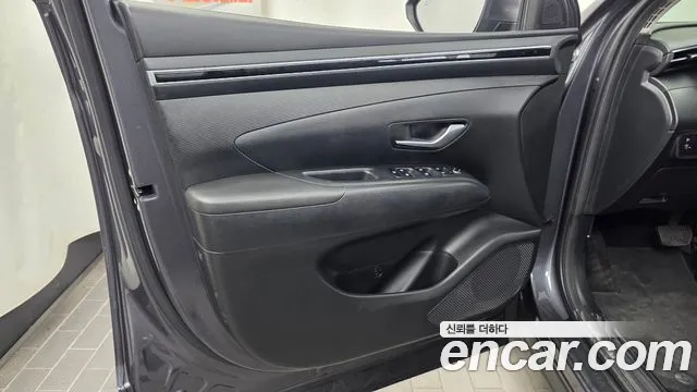 Hyundai Tucson Tucson (NX4) Дизель 2.0 2WD — Фото автомобиля 22