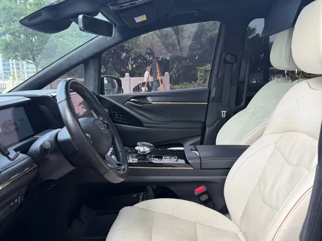 GAC Trumpchi M8 — Фото автомобиля 4
