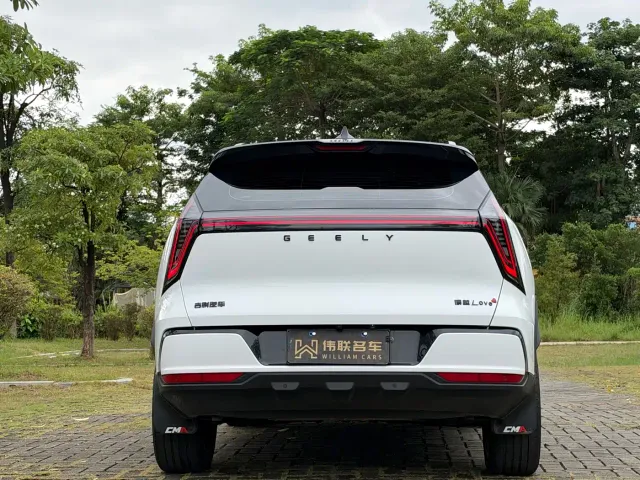 Geely Boyue L — Фото автомобиля 5