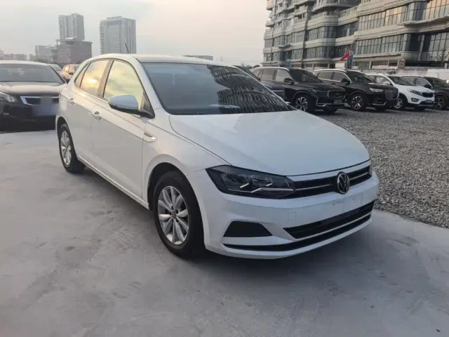 Volkswagen Polo — Фото автомобиля 3