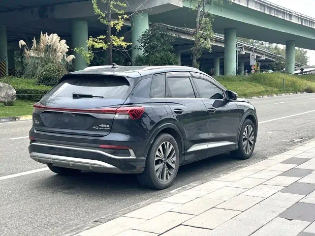 Audi Q4 e-tron — Фото автомобиля 16