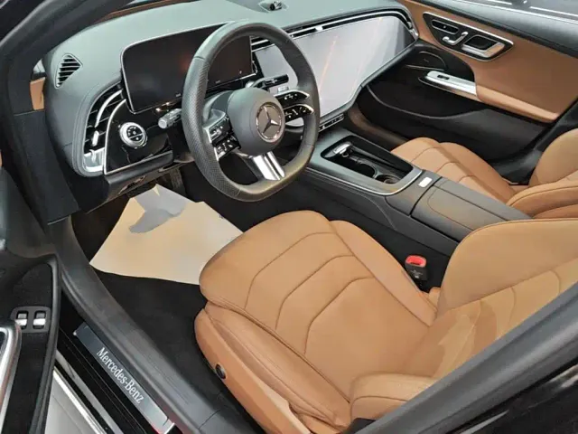 Mercedes-Benz E-Class — Фото автомобиля 14