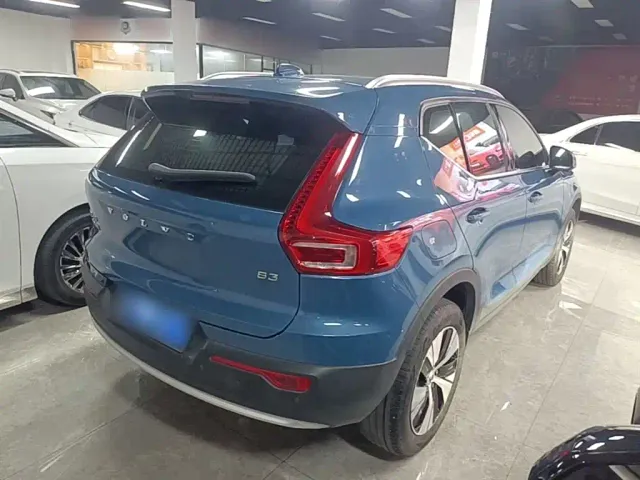 Volvo XC40 — Фото автомобиля 6