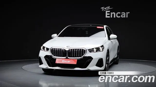 BMW 5 Series G60 — Фото автомобиля 2