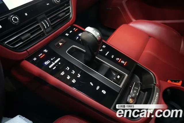 Porsche Macan — Фото автомобиля 9