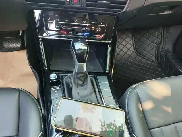 Volkswagen Passat — Фото автомобиля 13