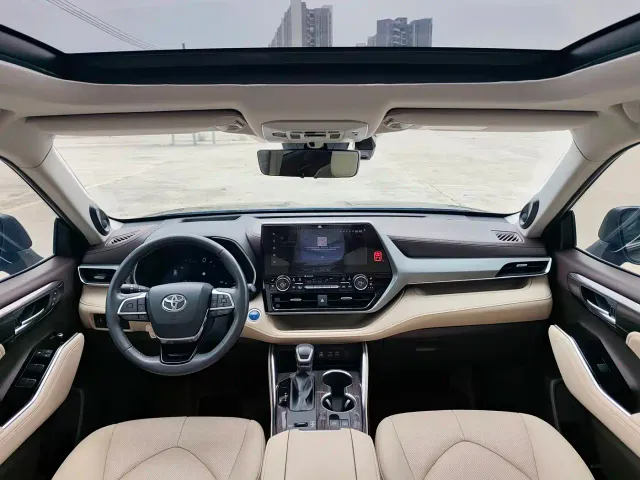 Toyota Highlander — Фото автомобиля 20