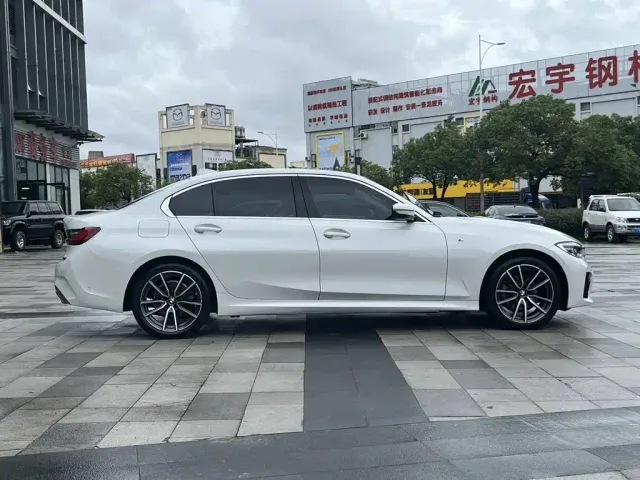 BMW 3 Series — Фото автомобиля 4