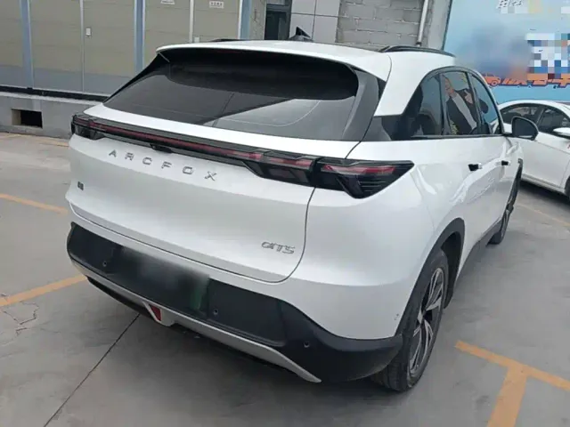 Arcfox Alpha T5 — Фото автомобиля 6
