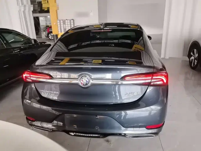 Buick LaCrosse — Фото автомобиля 5