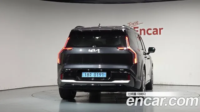 Kia EV9 — Фото автомобиля 4