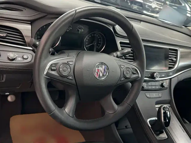 Buick LaCrosse — Фото автомобиля 2