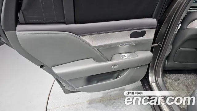 Genesis G90 Бензин 3.5 турбо AWD — Фото автомобиля 25