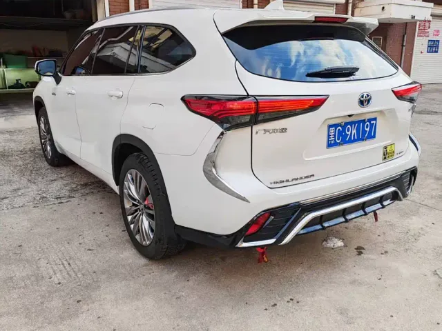 Toyota Highlander — Фото автомобиля 6