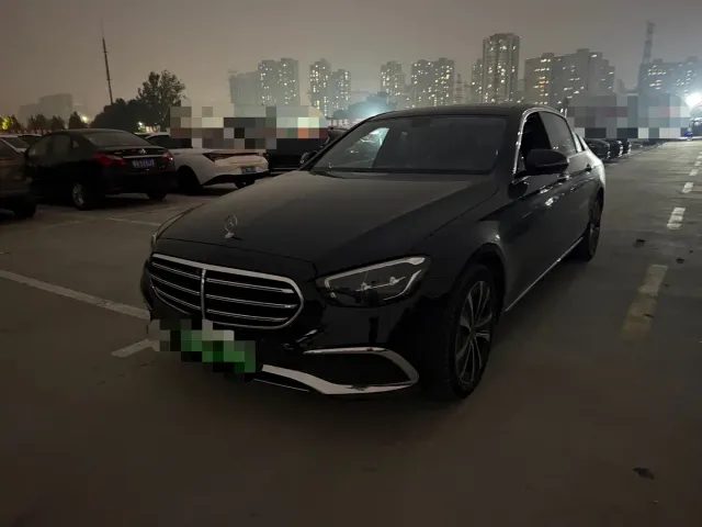 Фотография автомобиля — Mercedes-Benz E-Class