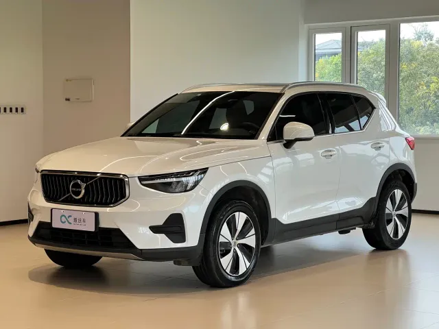 Фотография автомобиля — Volvo XC40