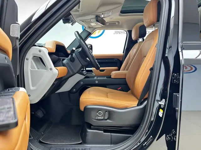 Land Rover Defender — Фото автомобиля 8