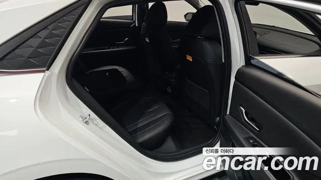 Hyundai AVANTE Новый Avante (CN7) — Фото автомобиля 10