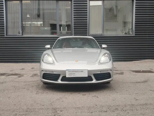 Porsche 718 — Фото автомобиля 9