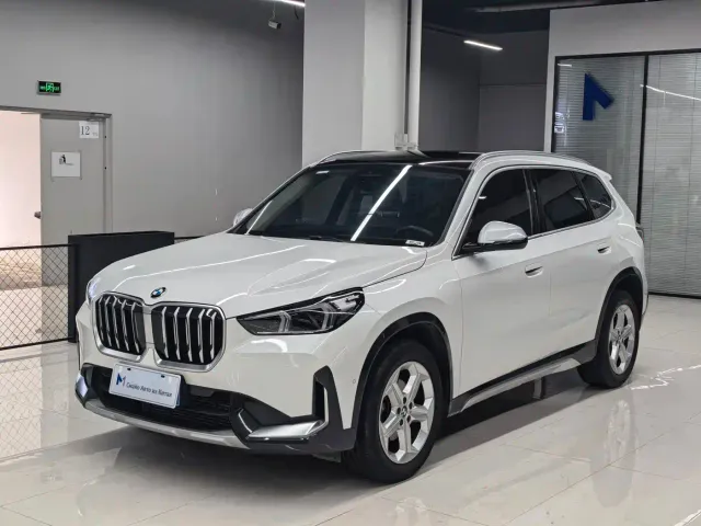 Фотография автомобиля — BMW X1