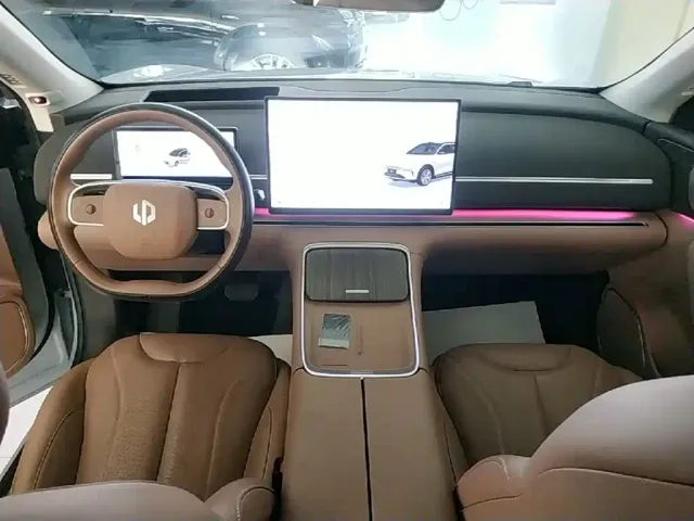 Leapmotor C11 — Фото автомобиля 9