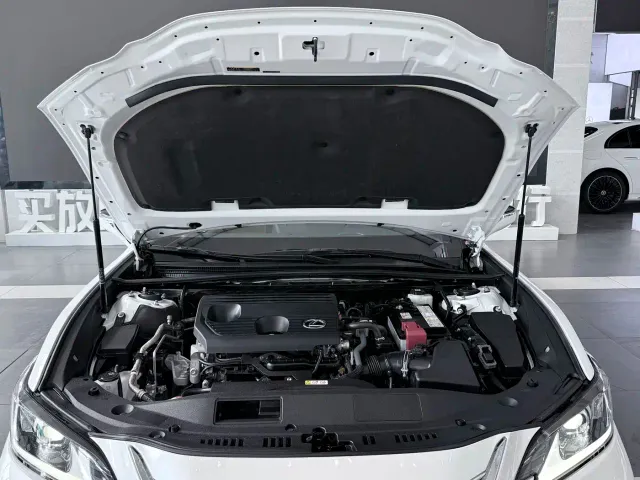 Lexus ES — Фото автомобиля 22