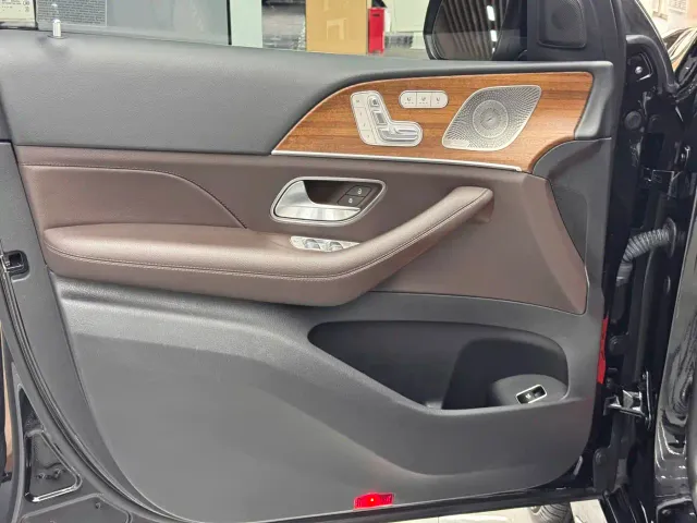 Mercedes-Benz GLS-Class — Фото автомобиля 11