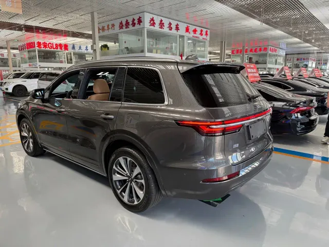 Li Auto ONE — Фото автомобиля 7