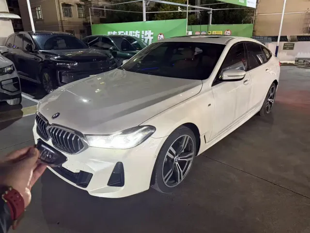 Фотография автомобиля — BMW 6 Series Gran Turismo