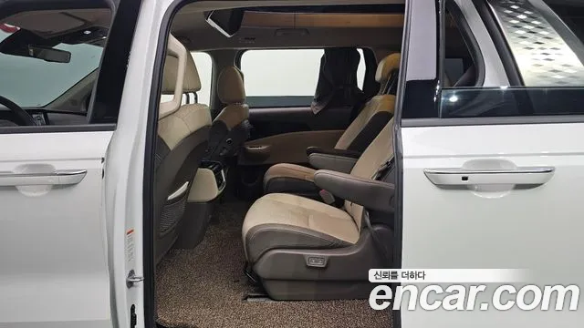 Kia Canival Новый Carnival 4 поколение Бензин 9 мест Hi-Limousine — Фото автомобиля 11