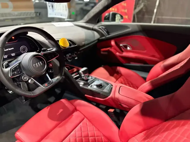 Audi R8 — Фото автомобиля 7