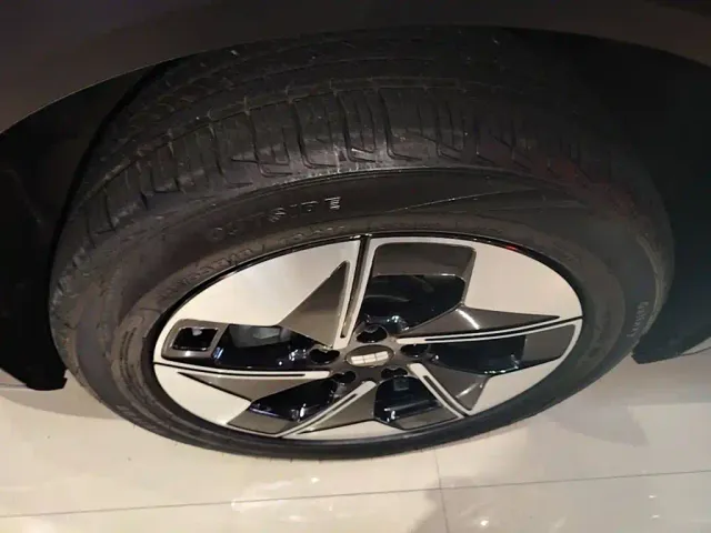 Geely Galaxy E5 — Фото автомобиля 22
