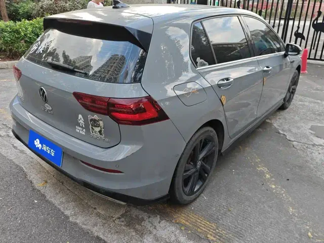 Volkswagen Golf — Фото автомобиля 3
