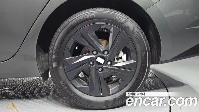 Hyundai AVANTE Avante (CN7) — Фото автомобиля 21