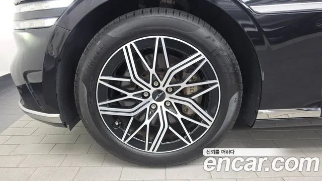 Genesis G90 — Фото автомобиля 3